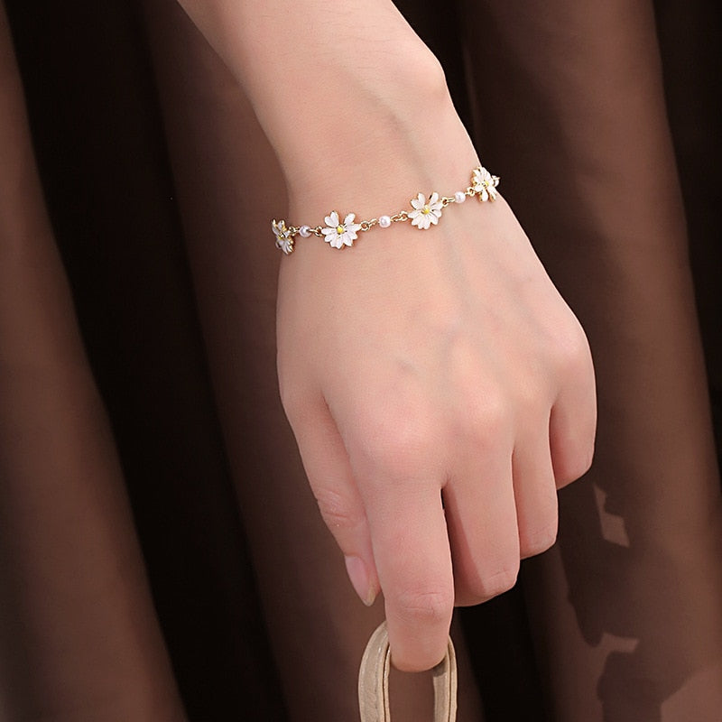 Daisy Flower Pearl Bracelet